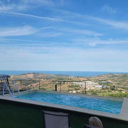 La Terrazza Motta Bed & Breakfast Atri Bagian luar foto