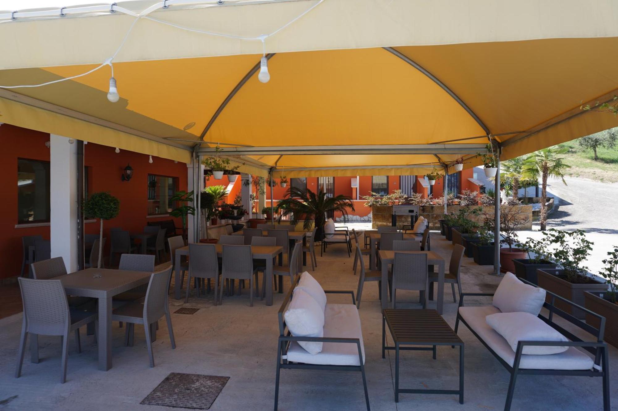 La Terrazza Motta Bed & Breakfast Atri Bagian luar foto
