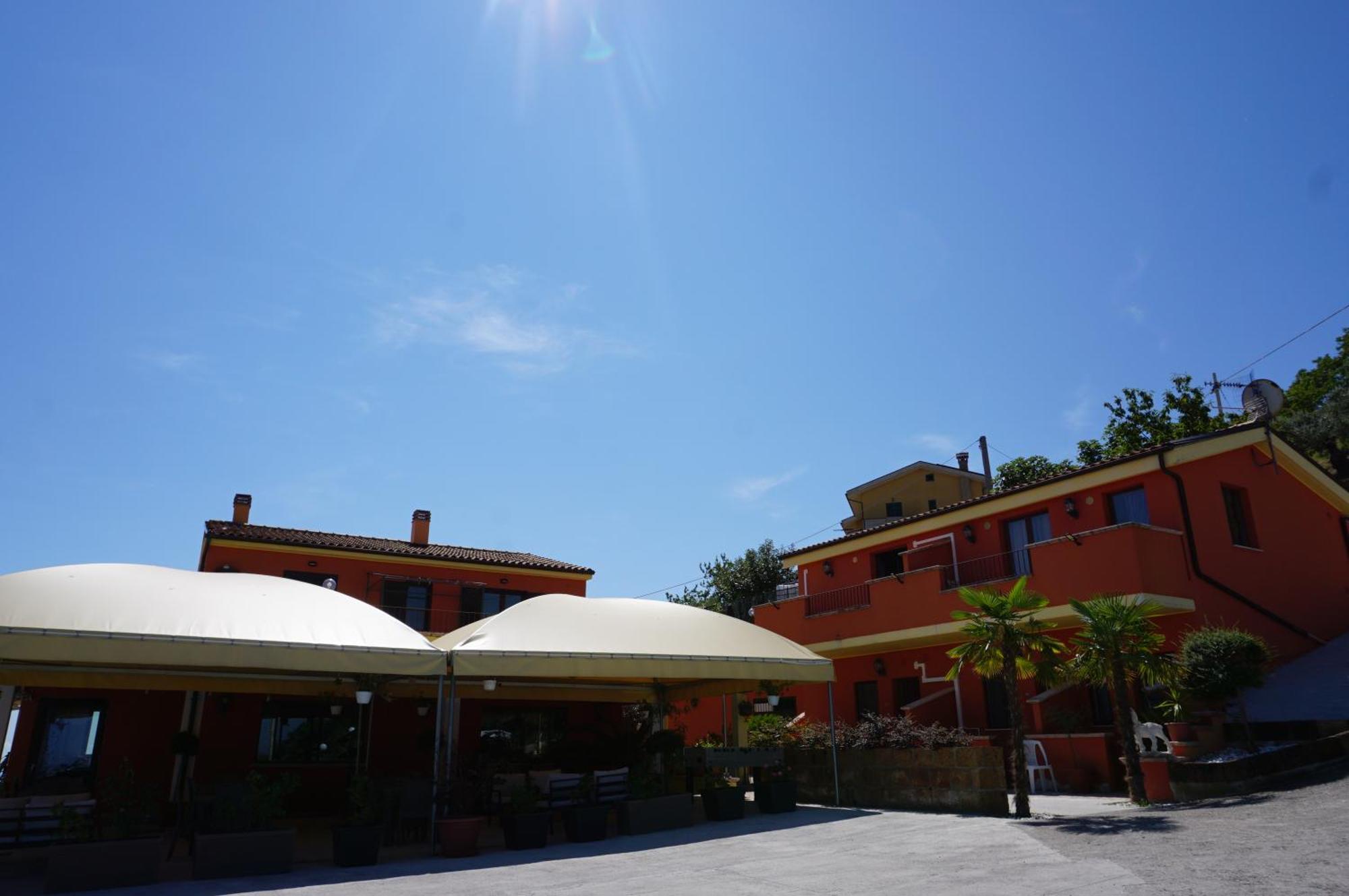 La Terrazza Motta Bed & Breakfast Atri Bagian luar foto