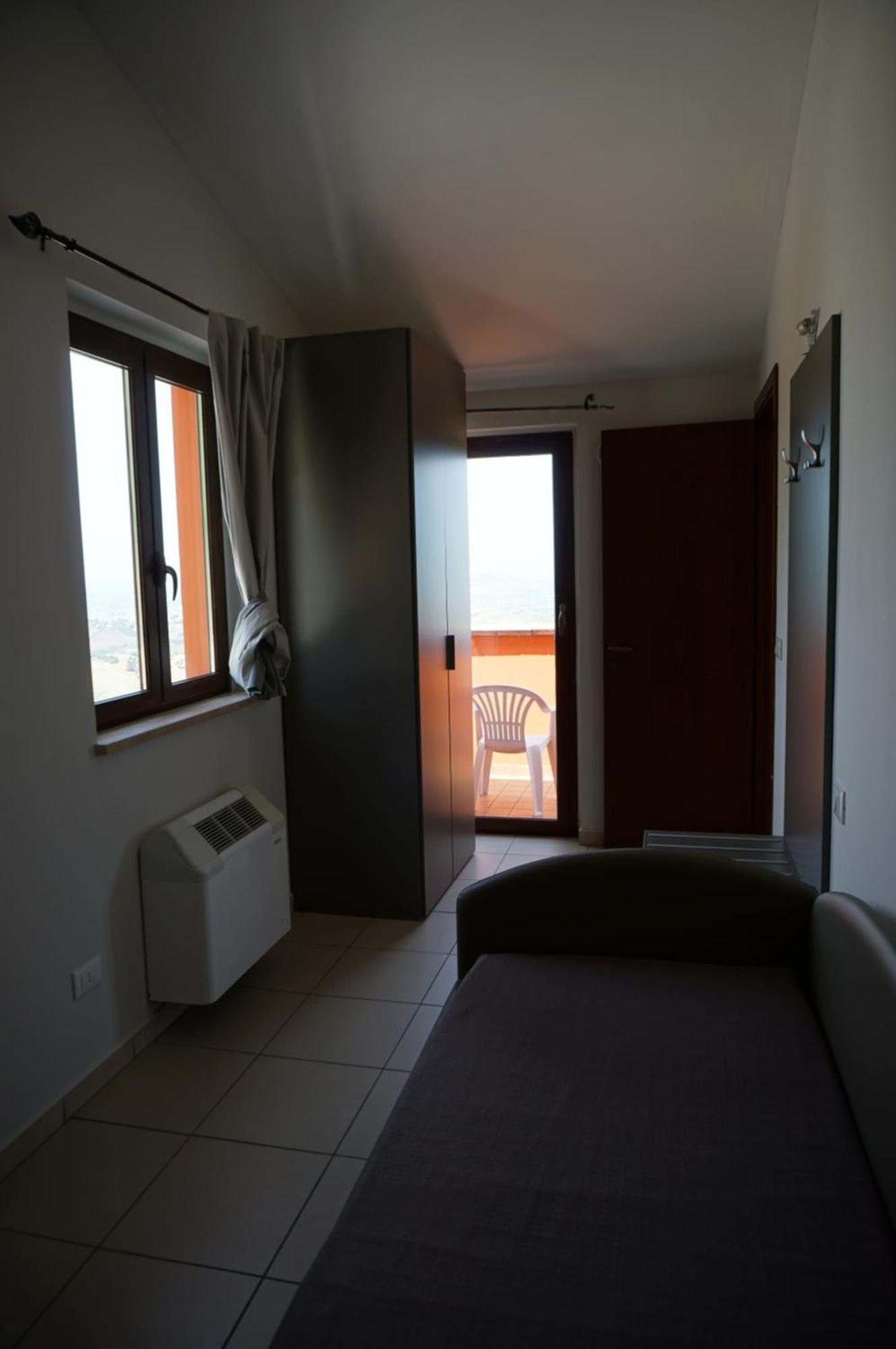 La Terrazza Motta Bed & Breakfast Atri Bagian luar foto