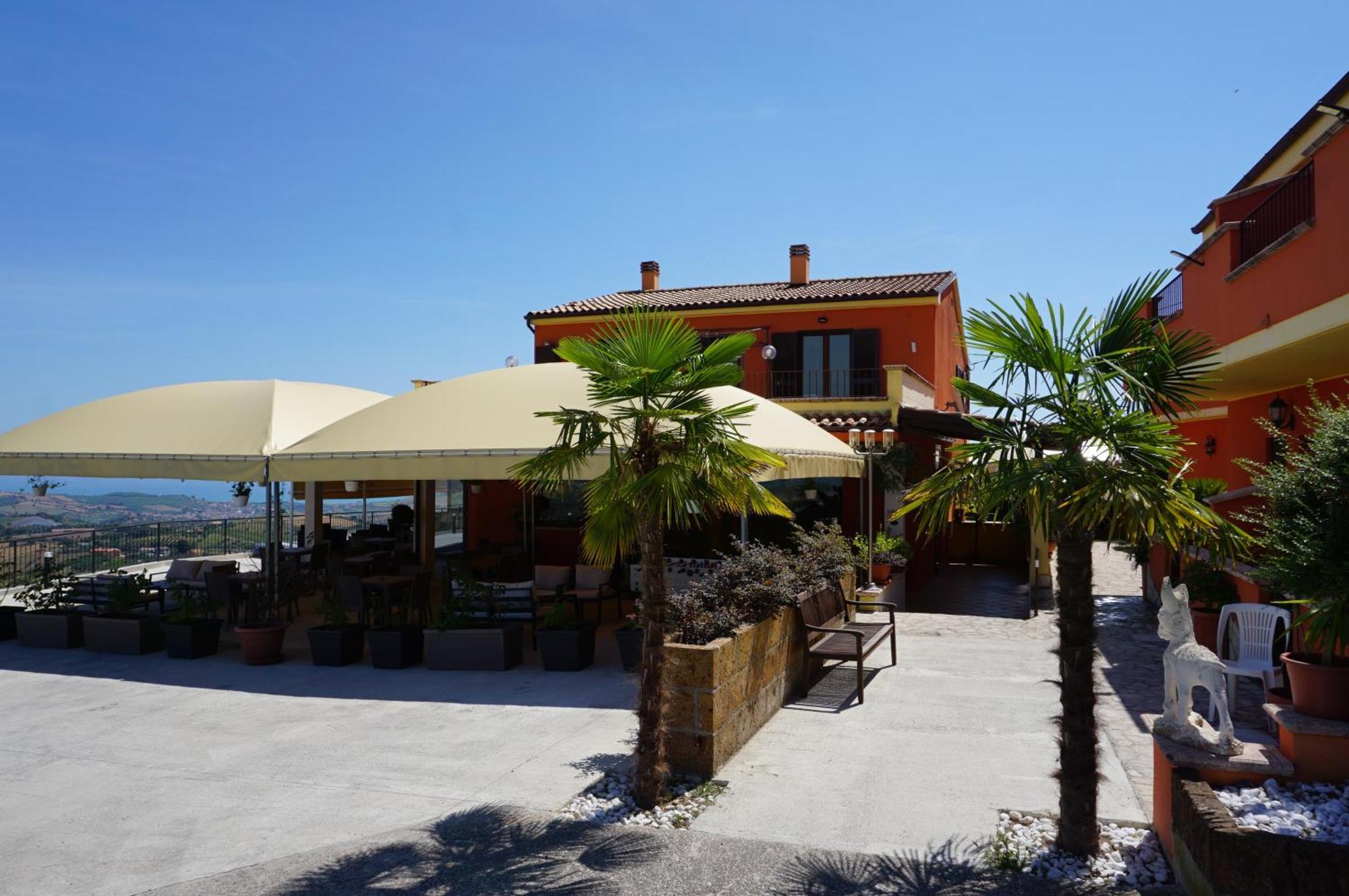 La Terrazza Motta Bed & Breakfast Atri Bagian luar foto